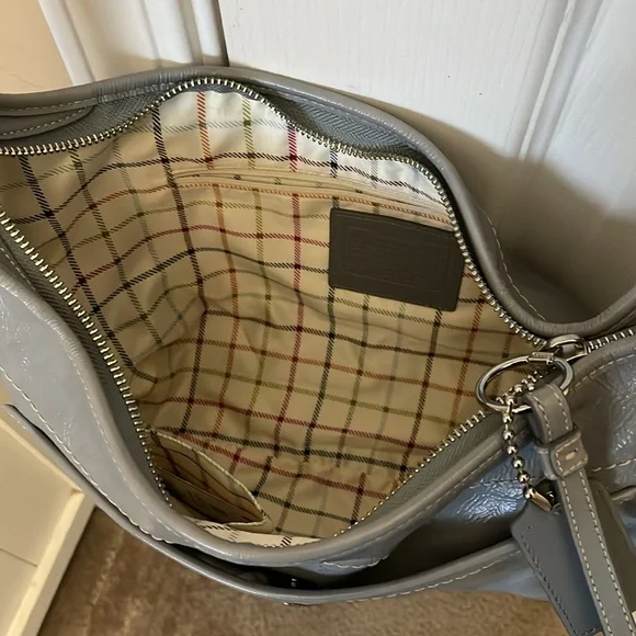COACH Hamptons Large Gray Hobo - Picture 7 of 10